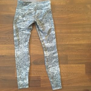 lululemon athletica Pants - Like new lululemon wunder under lululemon athletica Pants - Like new lululemon wunder under